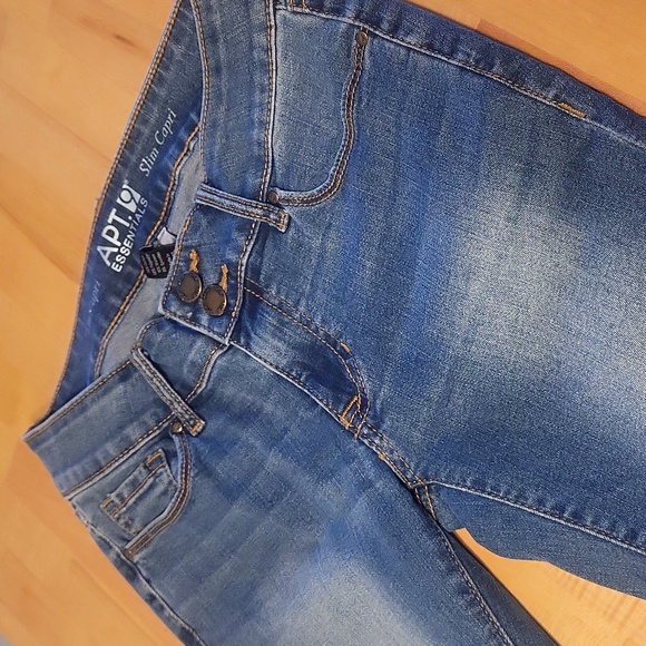 Apt 9 Essentials Slim Capri Jeans Streatchy - Picture 2 of 10